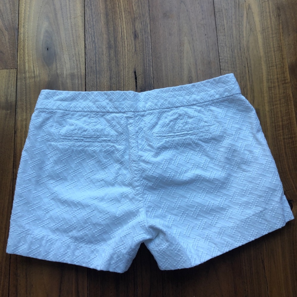Banana Republic White Detailed Shorts - Picture 2 of 3